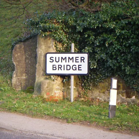 The Firs &tea Bed & Breakfast Summer Bridge